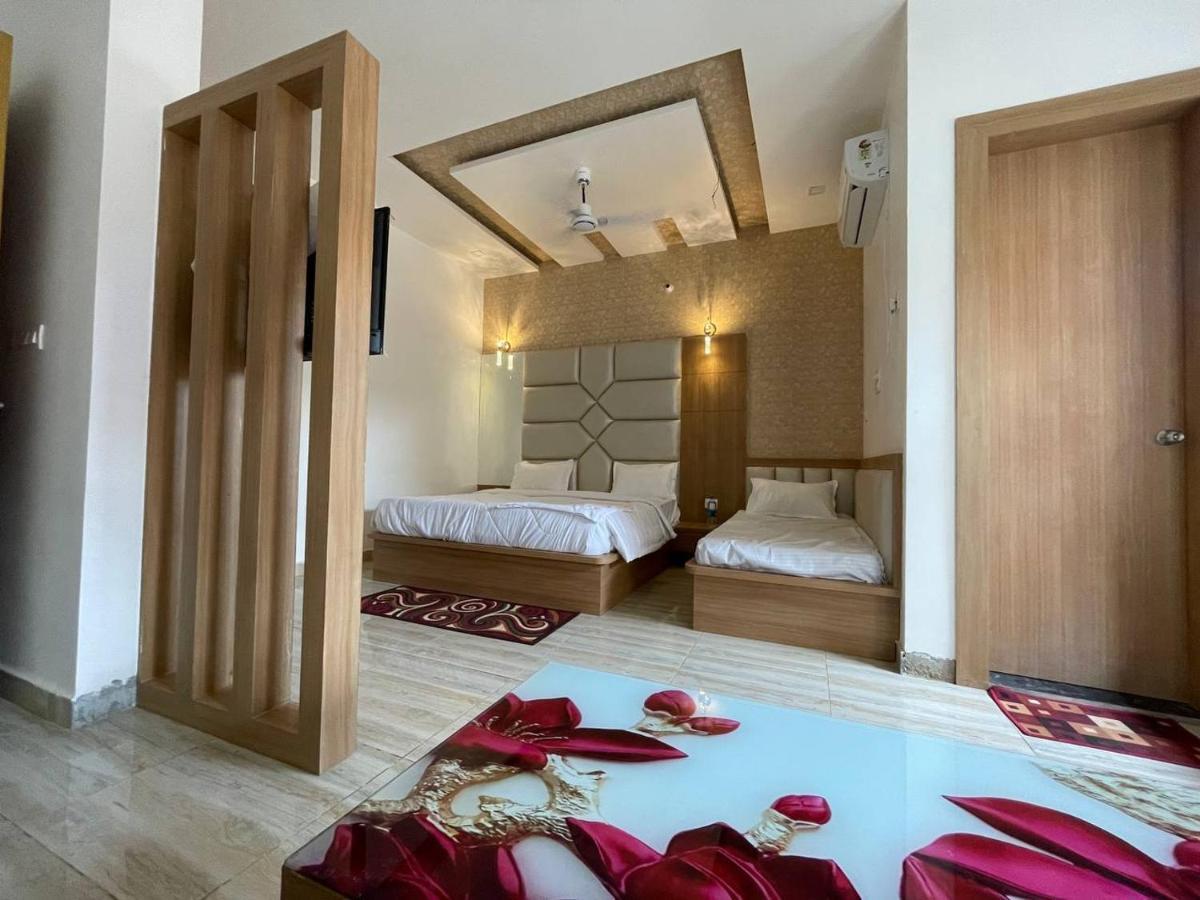 Hotel B P Emerald Mathura Dış mekan fotoğraf